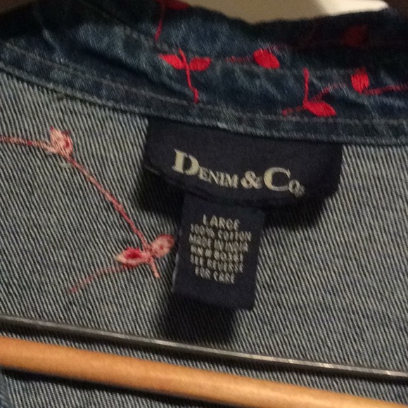 Jean jacket. - Picture 4 of 8